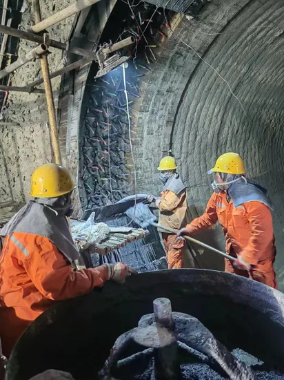 Monolithic Refractory Material Low Cement Refractory Castable for Cement Kiln 